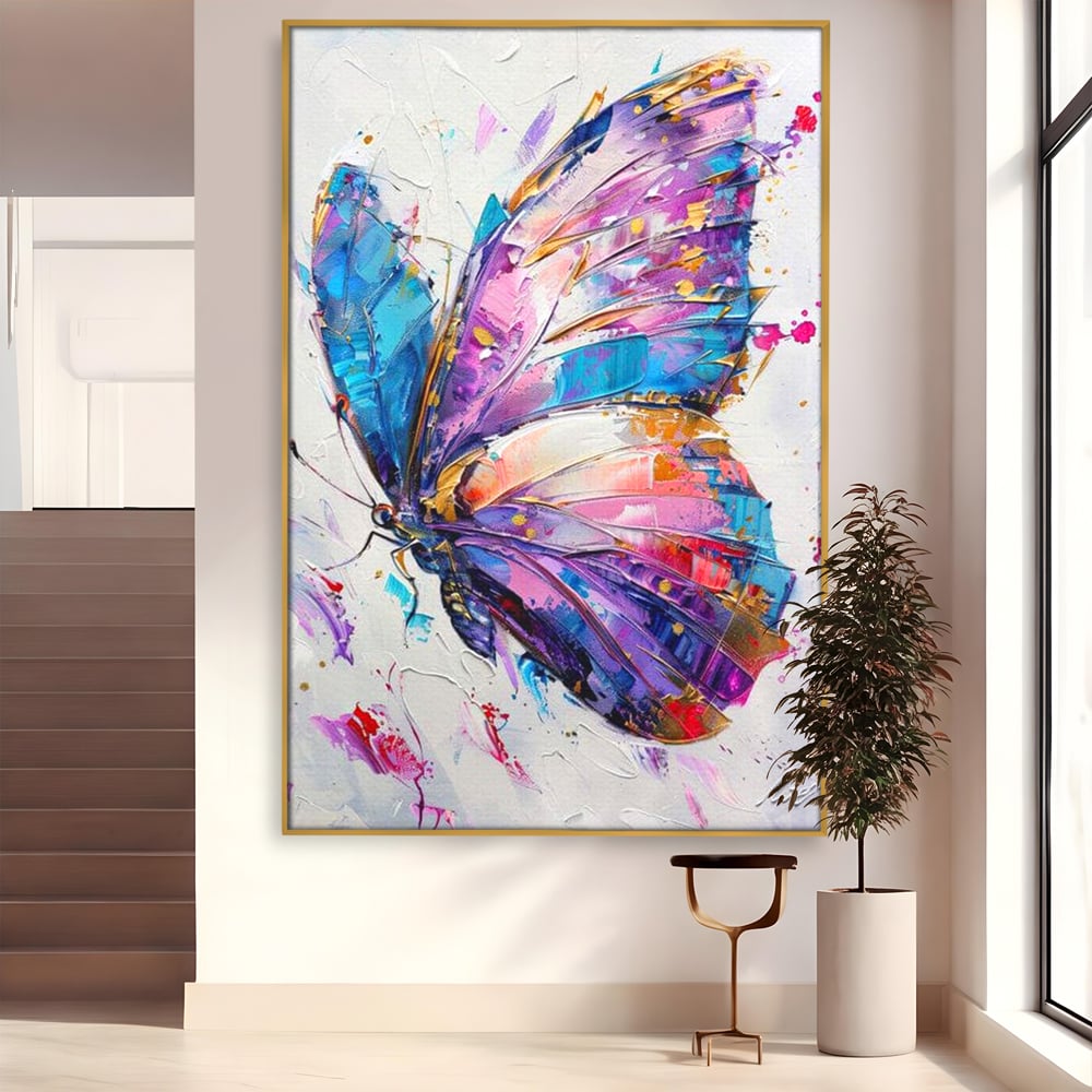 Tablou canvas cu tablou canvas cu fluture pictat in nuante de violet, in rama de aluminiu auriu